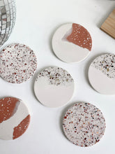 Load image into Gallery viewer, Set 2 onderleggertjes