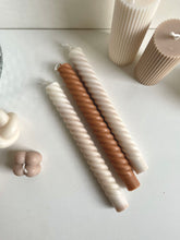 Load image into Gallery viewer, Swirl candle - wit