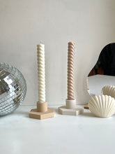 Load image into Gallery viewer, Swirl candle - wit