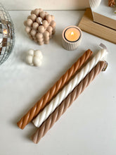 Charger l'image dans la galerie, Twirl candle - wit