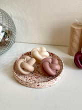 Load image into Gallery viewer, Knot candle