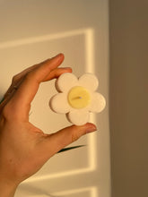 Charger l'image dans la galerie, Daisy flower candle