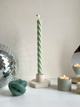 Charger l'image dans la galerie, Twirl candle
