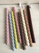 Afbeelding in Gallery-weergave laden, Twirl candle - limoengroen