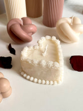 Load image into Gallery viewer, Heart cake candle