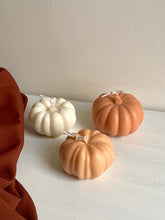 Afbeelding in Gallery-weergave laden, Pumpkin candle large | Pompoenkaars groot