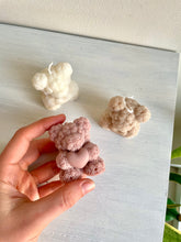 Load image into Gallery viewer, Rose bear candle