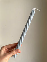 Charger l'image dans la galerie, Twirl candle - licht blauw