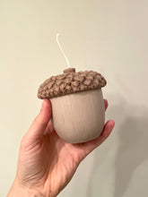 Afbeelding in Gallery-weergave laden, Acorn candle | Eikelkaars