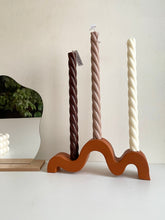 Load image into Gallery viewer, Twirl candle - beige