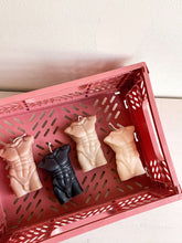 Load image into Gallery viewer, Privéworkshop kaarsen maken vrijgezellen