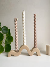Load image into Gallery viewer, Twirl candle - beige