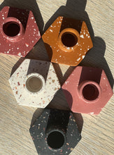 Load image into Gallery viewer, Kandelaar - bordeaux met witte terrazzo