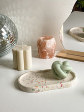 Load image into Gallery viewer, Knot candle