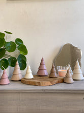 Afbeelding in Gallery-weergave laden, Tree candle large