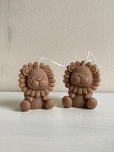 Afbeelding in Gallery-weergave laden, Little lion candle
