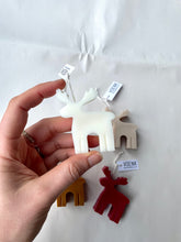 Afbeelding in Gallery-weergave laden, Reindeer candle
