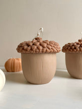 Afbeelding in Gallery-weergave laden, Acorn candle | Eikelkaars
