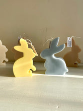 Afbeelding in Gallery-weergave laden, Easter bunny candle
