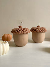 Afbeelding in Gallery-weergave laden, Acorn candle | Eikelkaars
